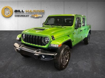 Used 2025 Jeep Gladiator Sport