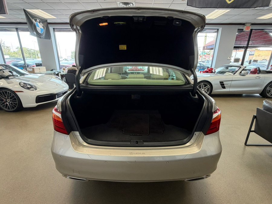 Used 2011 Lexus LS 460 w/ Comfort Pkg RWD image 18