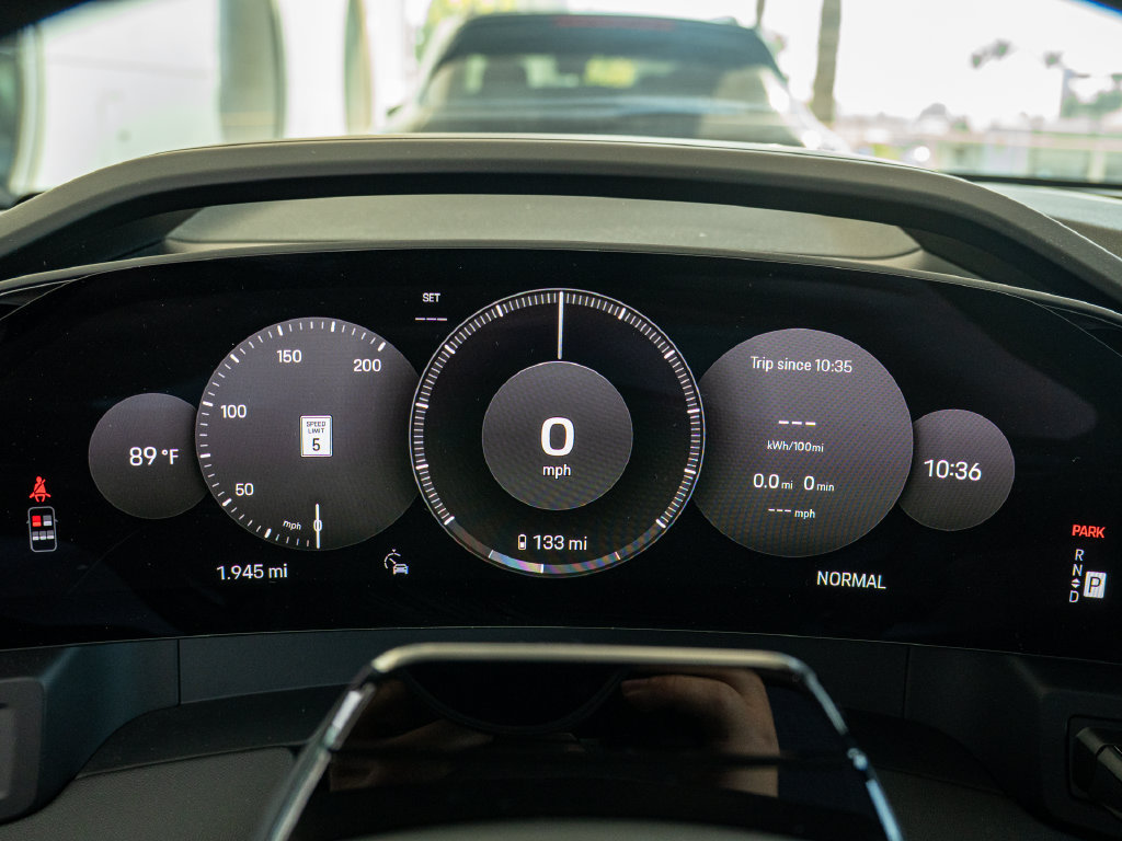 Certified 2026 Porsche Cayenne Electric AWD/4WD image 6