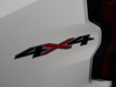 Used 2023 Chevrolet Colorado LT w/ LT Convenience Package II image 10