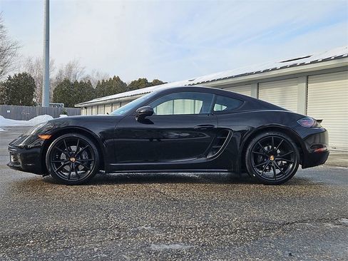 Used 2019 Porsche 718 Cayman image 2
