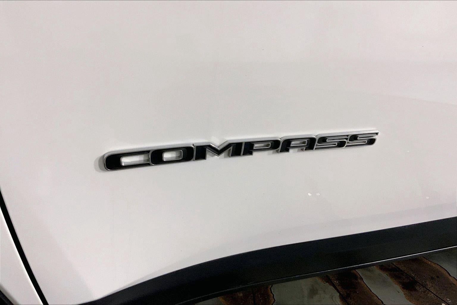 Used 2025 Jeep Compass Limited AWD/4WD image 8