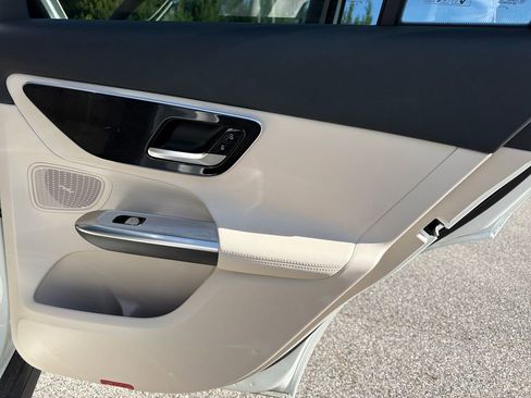 Used 2026 Mercedes-Benz GLC 300 4MATIC image 31