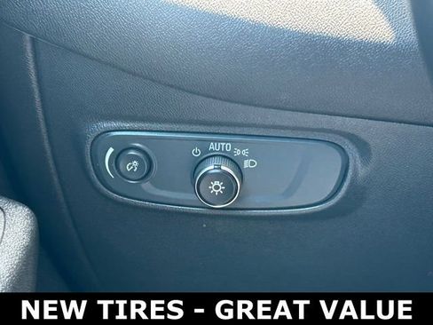 Used 2024 Chevrolet Equinox RS FWD image 19