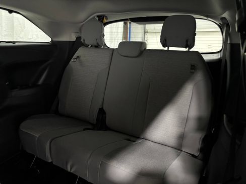 Used 2026 Toyota Sienna LE FWD image 51