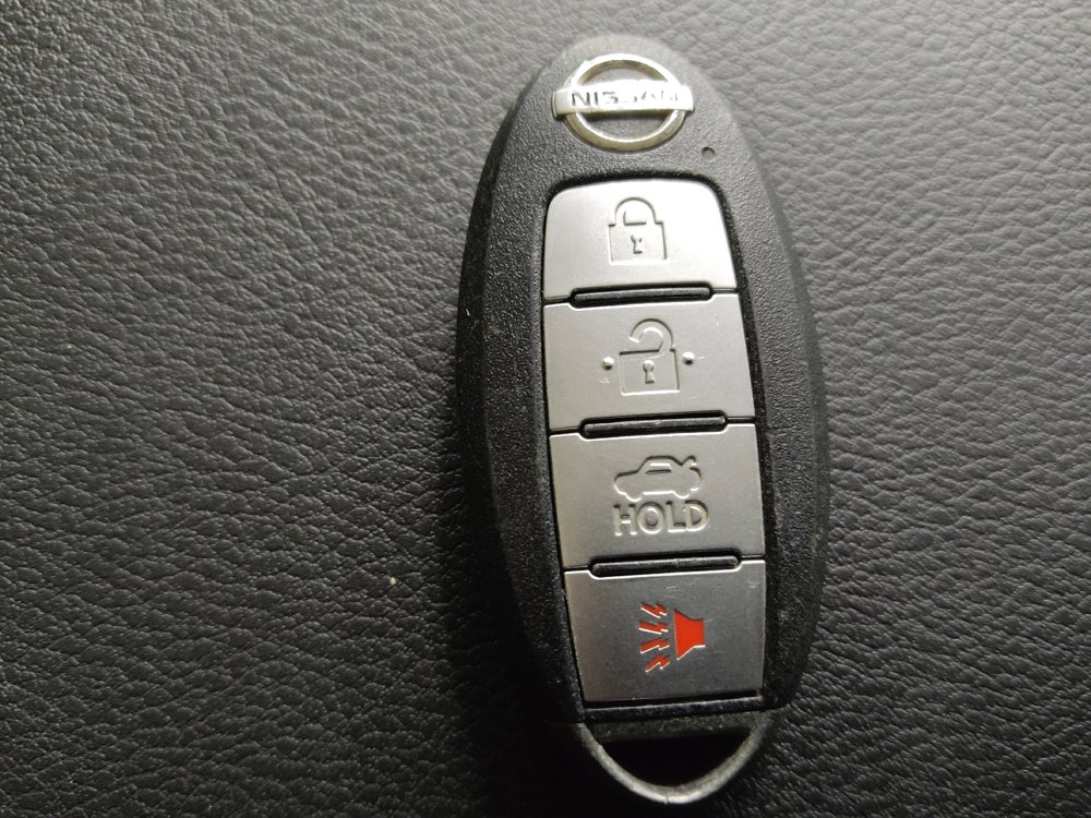 Used 2021 Nissan Versa SV FWD image 32
