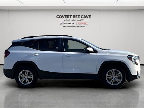 Used 2022 GMC Terrain SLE w/ Driver Convenience Package image 11