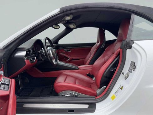 Used 2016 Porsche 911 Turbo S image 17