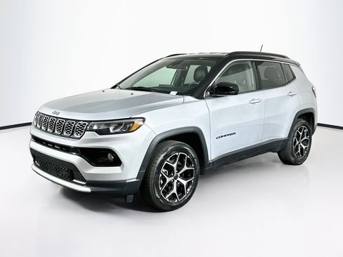 Used 2025 Jeep Compass Limited AWD/4WD image 3