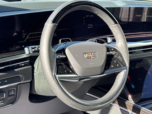 Certified 2025 Cadillac Escalade Premium Luxury image 14