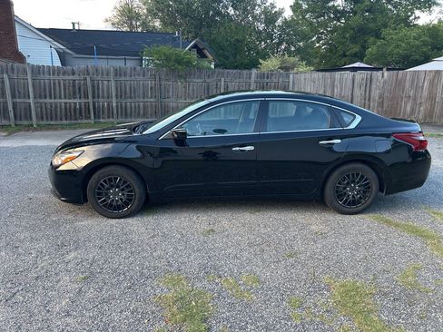 Used 2018 Nissan Altima 2.5 S FWD image 3