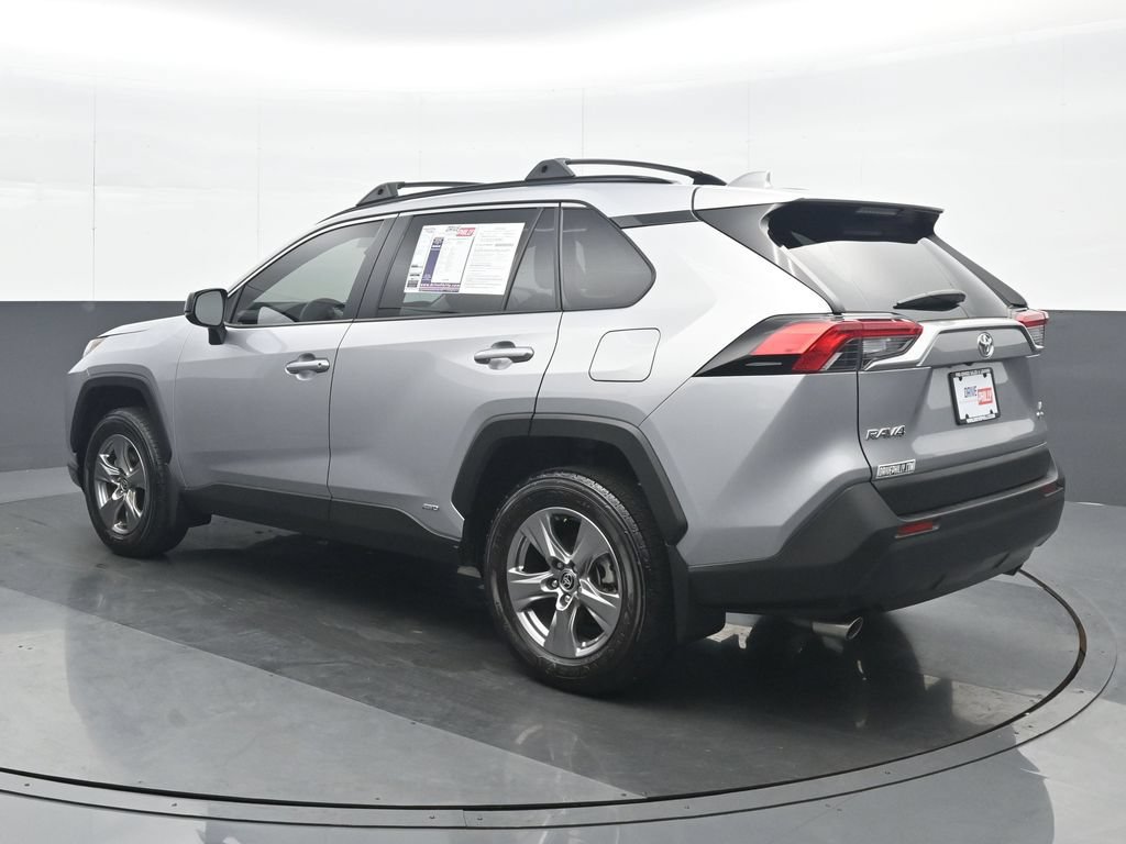 Used 2025 Toyota RAV4 LE AWD/4WD image 4