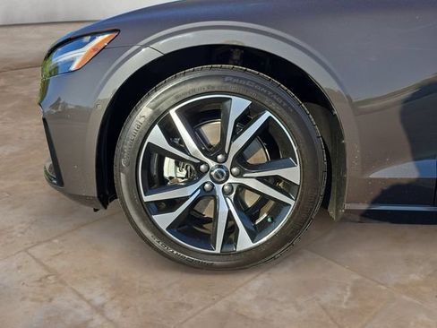 Certified 2025 Volvo S60 B5 Plus FWD image 14