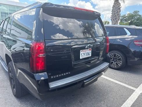 Used 2020 Chevrolet Suburban LT RWD image 8