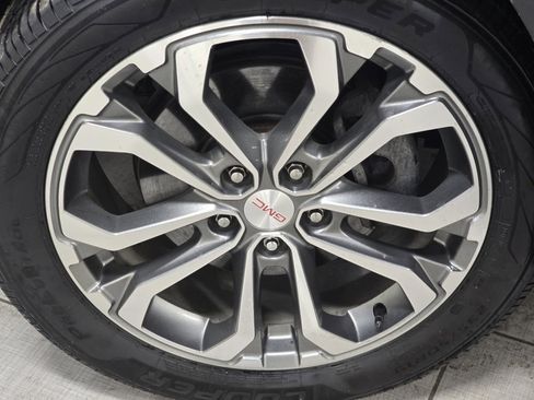 Used 2018 GMC Terrain SLT w/ Preferred Package image 9