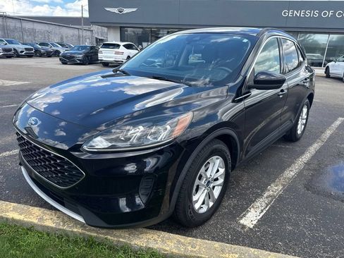 Used 2020 Ford Escape SE FWD image 1