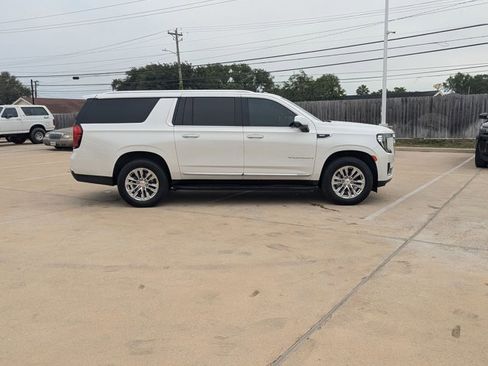 Used 2022 GMC Yukon XL SLT w/ SLT Premium Package RWD image 4