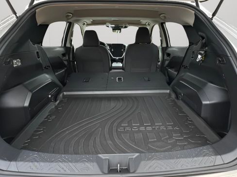 Used 2025 Subaru Crosstrek 2.0i Premium image 7