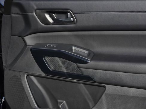 New 2025 Nissan Pathfinder SV w/ Cargo Package image 8