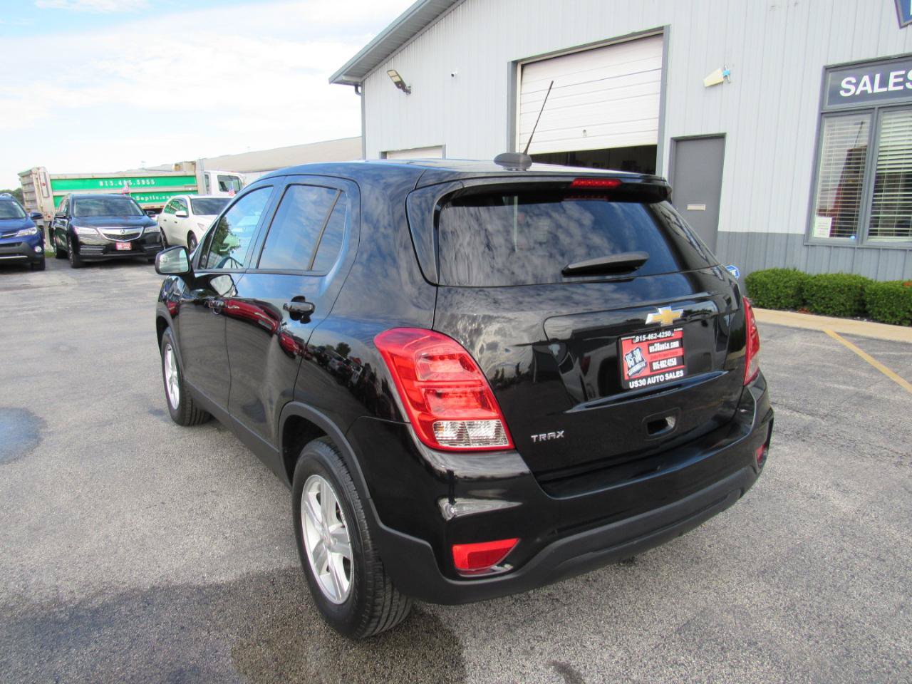 Used 2021 Chevrolet Trax LS w/ Tint and Cruise Package FWD image 4