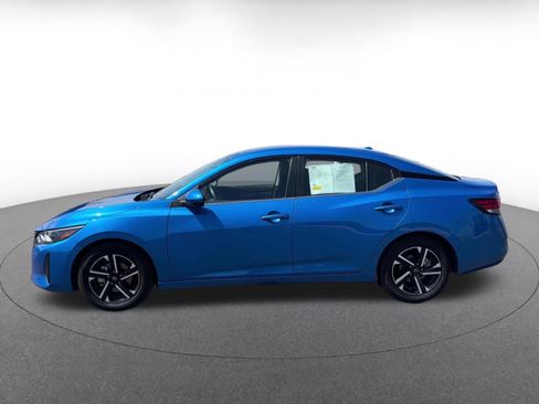 Used 2025 Nissan Sentra SV FWD image 8