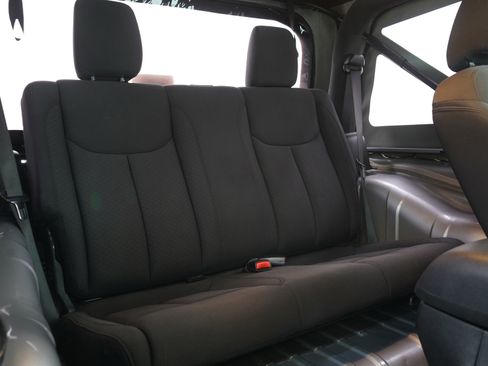 Used 2018 Jeep Wrangler Sport image 12