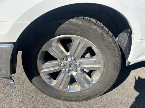 Used 2018 Ford F150 XLT w/ Equipment Group 302A Luxury AWD/4WD image 10