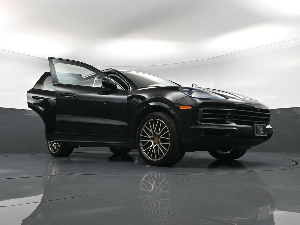 Certified 2023 Porsche Cayenne S Platinum AWD/4WD image 36