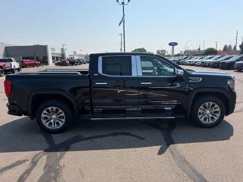 Used 2023 GMC Sierra 1500 Denali w/ Technology Package AWD/4WD image 11