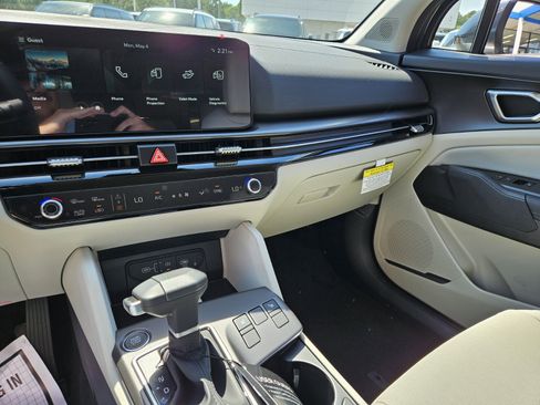 New 2026 Kia Sportage EX FWD image 13
