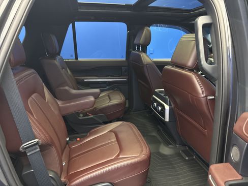 Used 2024 Ford Expedition Limited RWD image 25