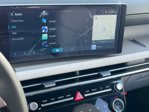 New 2025 Hyundai Tucson Limited image 18