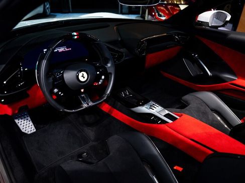 Used 2026 Ferrari 12Cilindri Spider RWD image 9