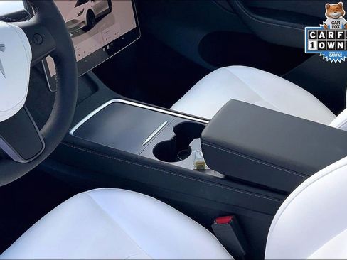 Used 2023 Tesla Model Y Performance image 15