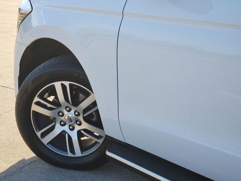 Used 2023 Ford Expedition Limited image 17