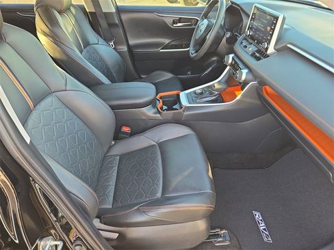 Used 2019 Toyota RAV4 Adventure image 16