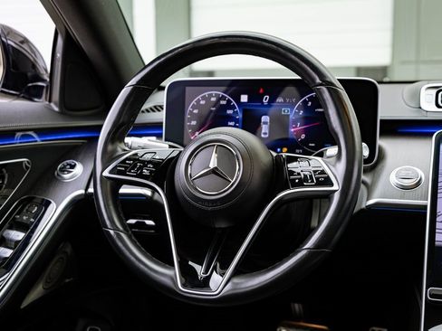 Used 2022 Mercedes-Benz S 580 4MATIC Sedan w/ AMG Line Package image 36