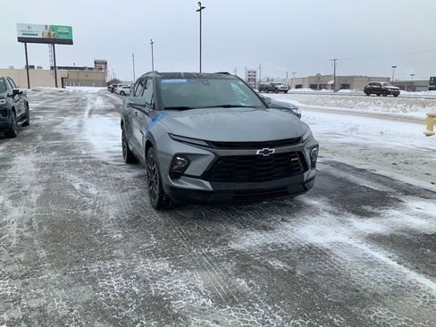Certified 2023 Chevrolet Blazer RS w/ Driver Confidence II Package image 4