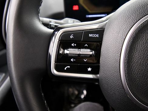 Certified 2025 Kia Sorento S w/ Panoramic Sunroof Package image 21