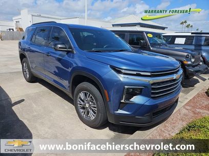 Used 2024 Chevrolet Traverse LT