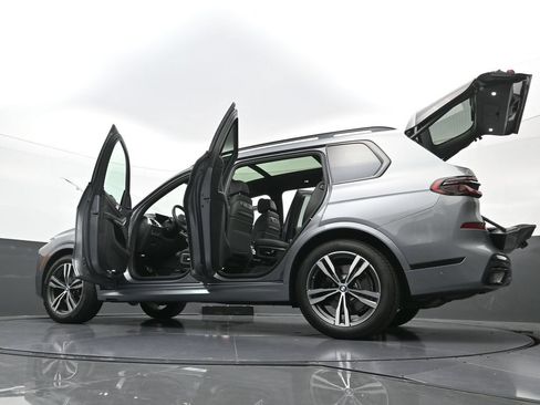 Used 2026 BMW X7 xDrive40i w/ M Sport Package AWD/4WD image 43