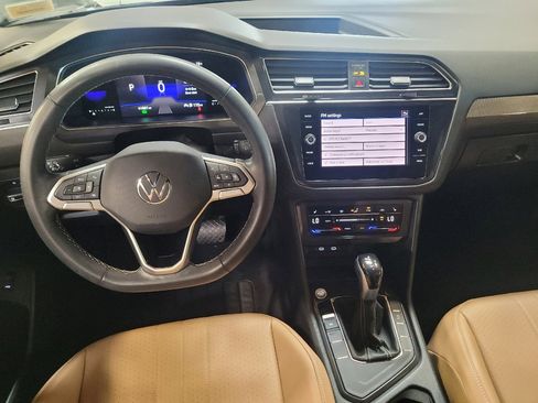 Used 2022 Volkswagen Tiguan SE FWD image 22