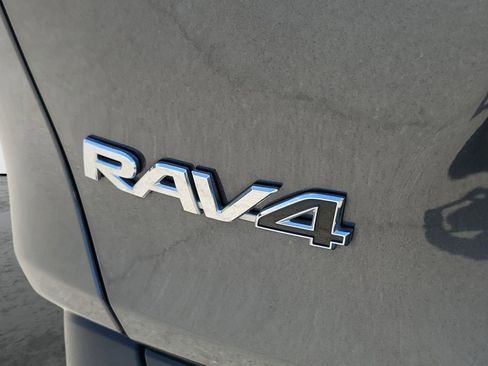 Used 2023 Toyota RAV4 XLE image 7