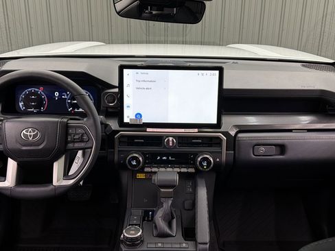 Used 2026 Toyota 4Runner Limited AWD/4WD image 43