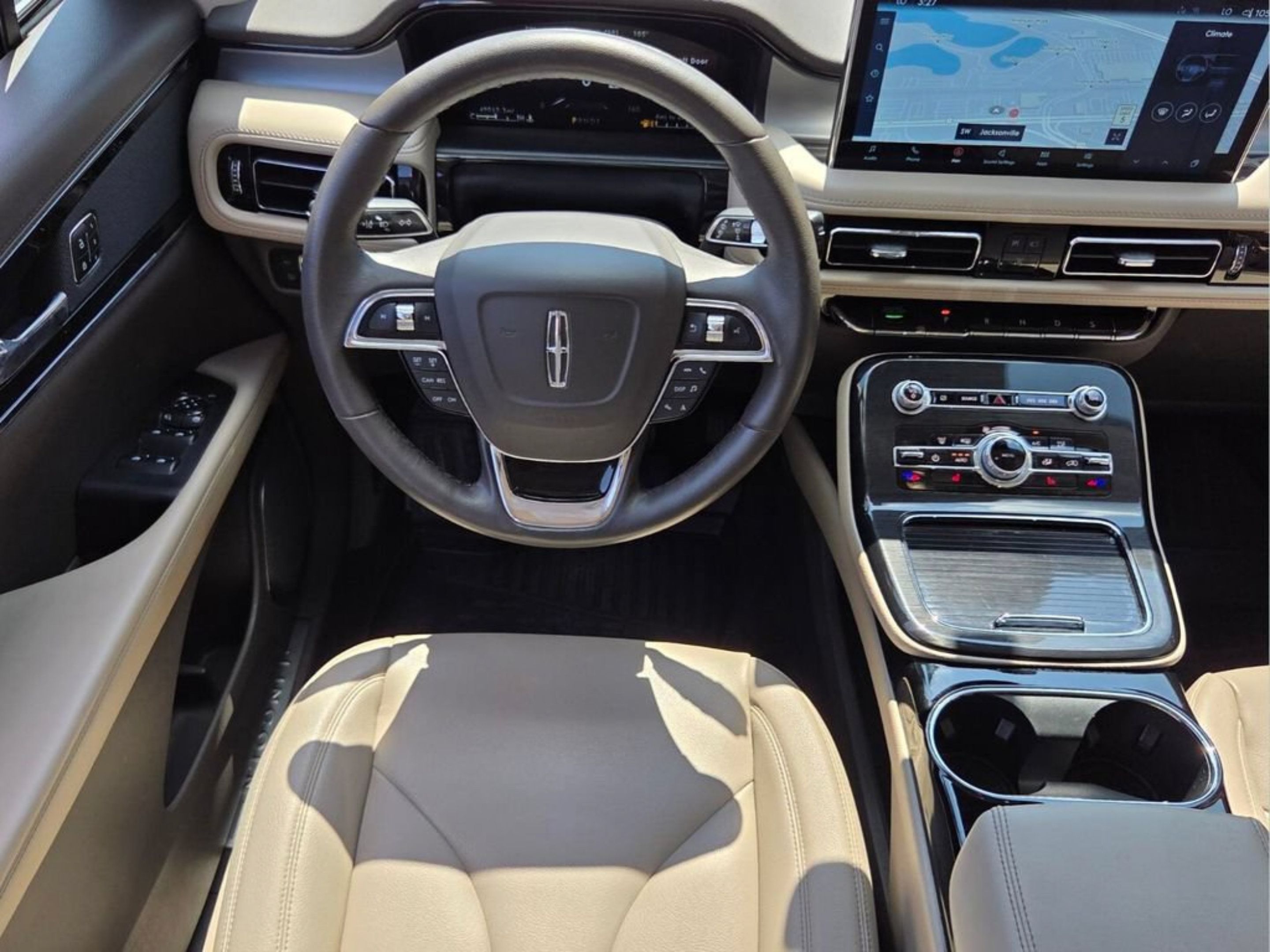 Used 2023 Lincoln Nautilus AWD w/ Premium Package image 14
