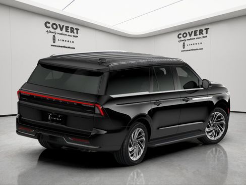 New 2026 Lincoln Navigator L Premier image 3