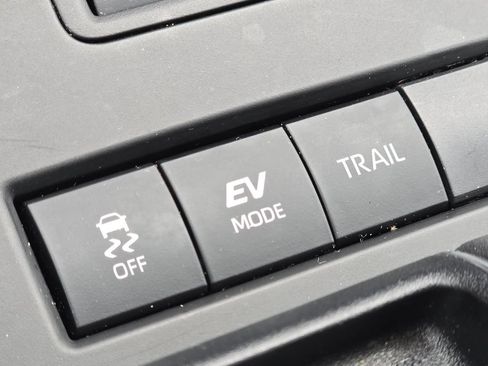 Used 2022 Toyota Highlander Bronze Edition AWD/4WD image 9