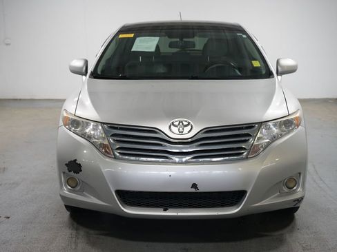 Used 2010 Toyota Venza FWD image 2
