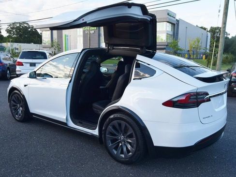 Used 2019 Tesla Model X 100D AWD/4WD image 7