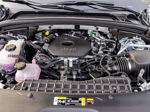 New 2026 Jeep Grand Cherokee Altitude AWD/4WD image 31